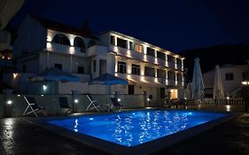 Kostas Beach Apartments