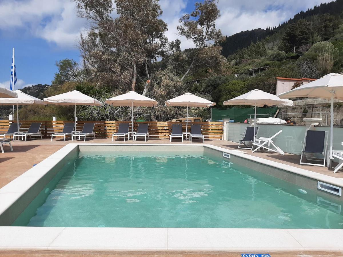 Kostas Beach Apartments Agios Gordios  Buitenkant foto
