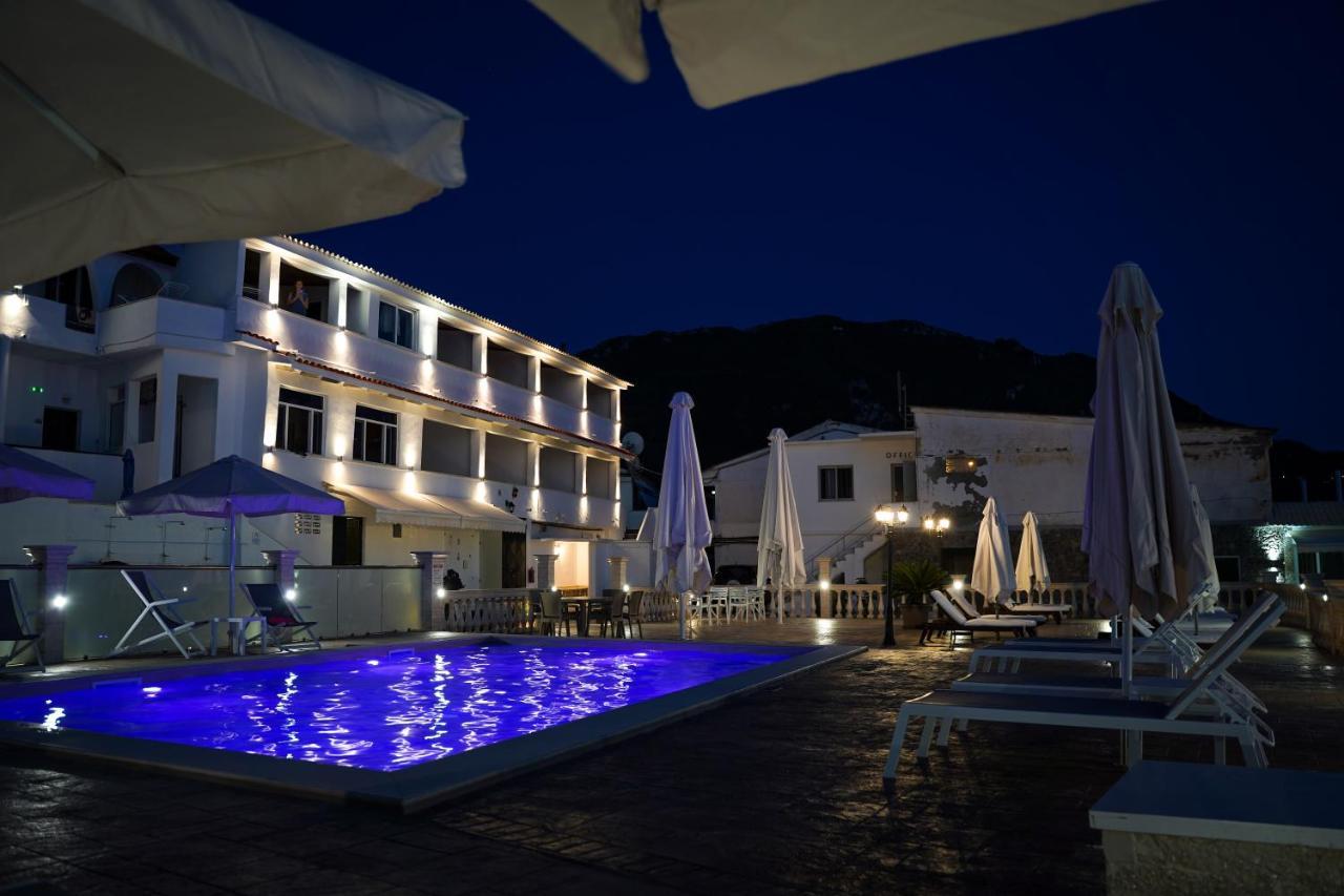 Kostas Beach Apartments Agios Gordios  Buitenkant foto
