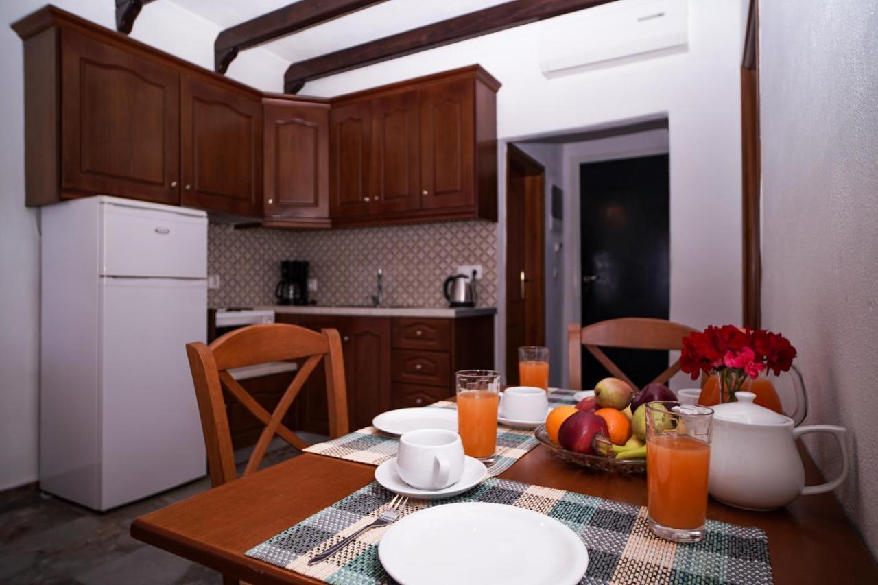 Kostas Beach Apartments Agios Gordios  Buitenkant foto