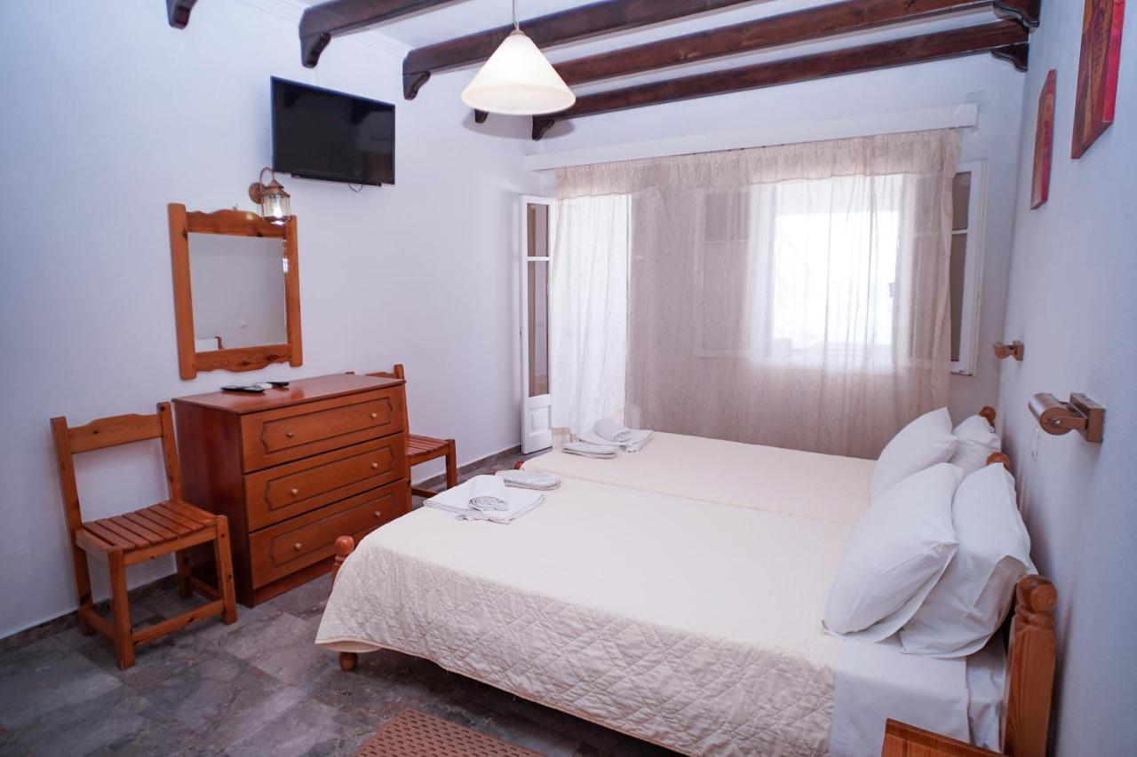 Kostas Beach Apartments Agios Gordios  Buitenkant foto