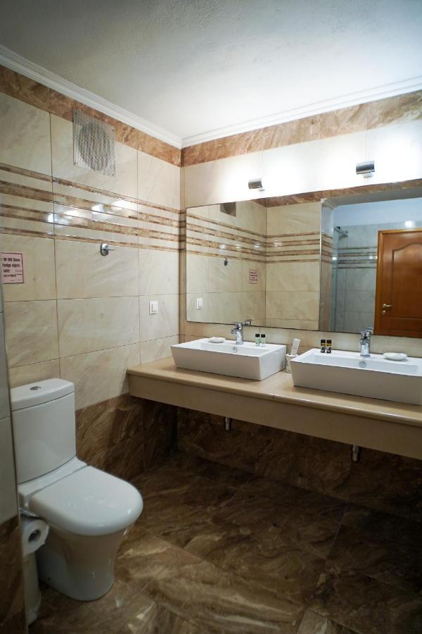 Kostas Beach Apartments Agios Gordios  Buitenkant foto