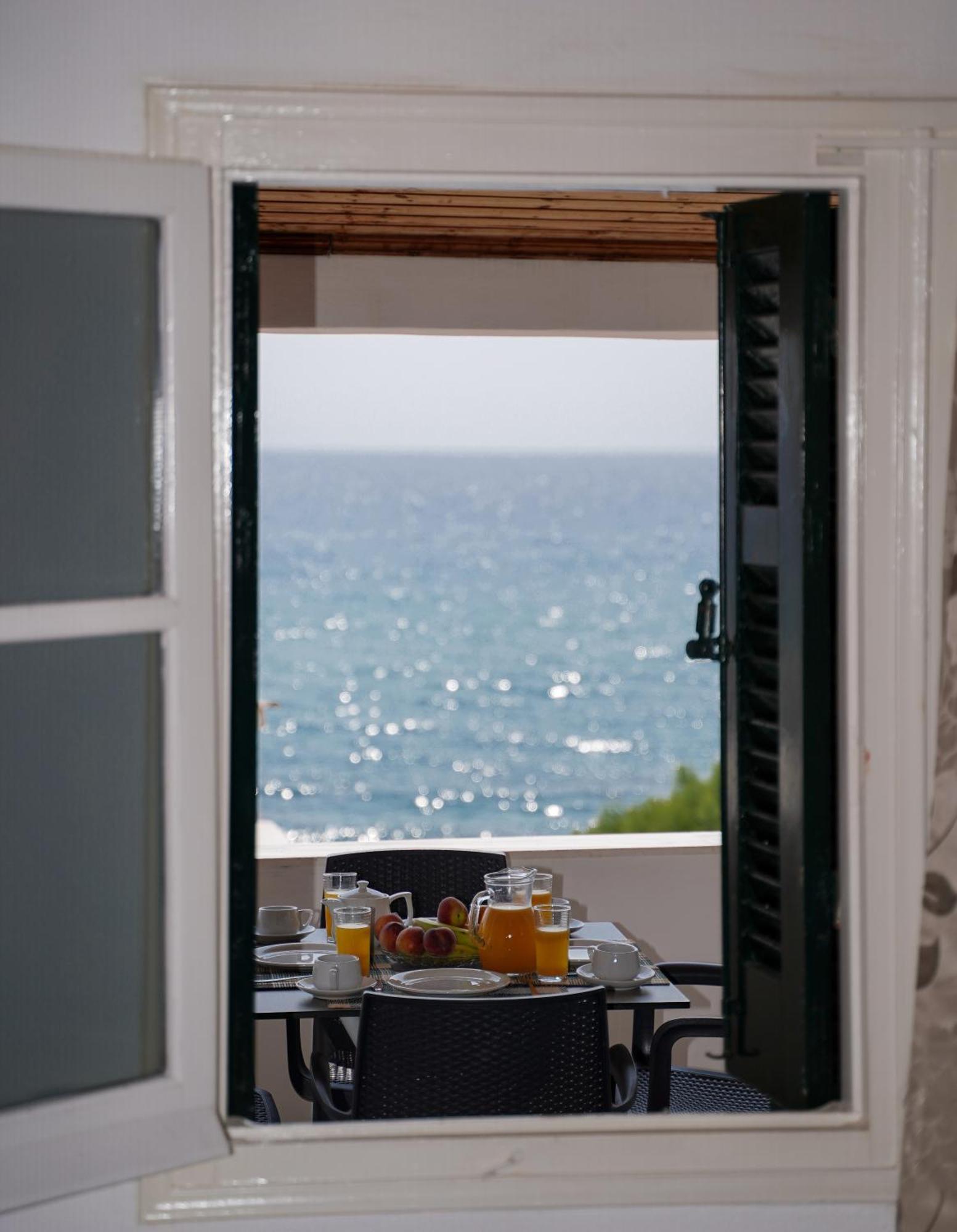 Kostas Beach Apartments Agios Gordios  Buitenkant foto